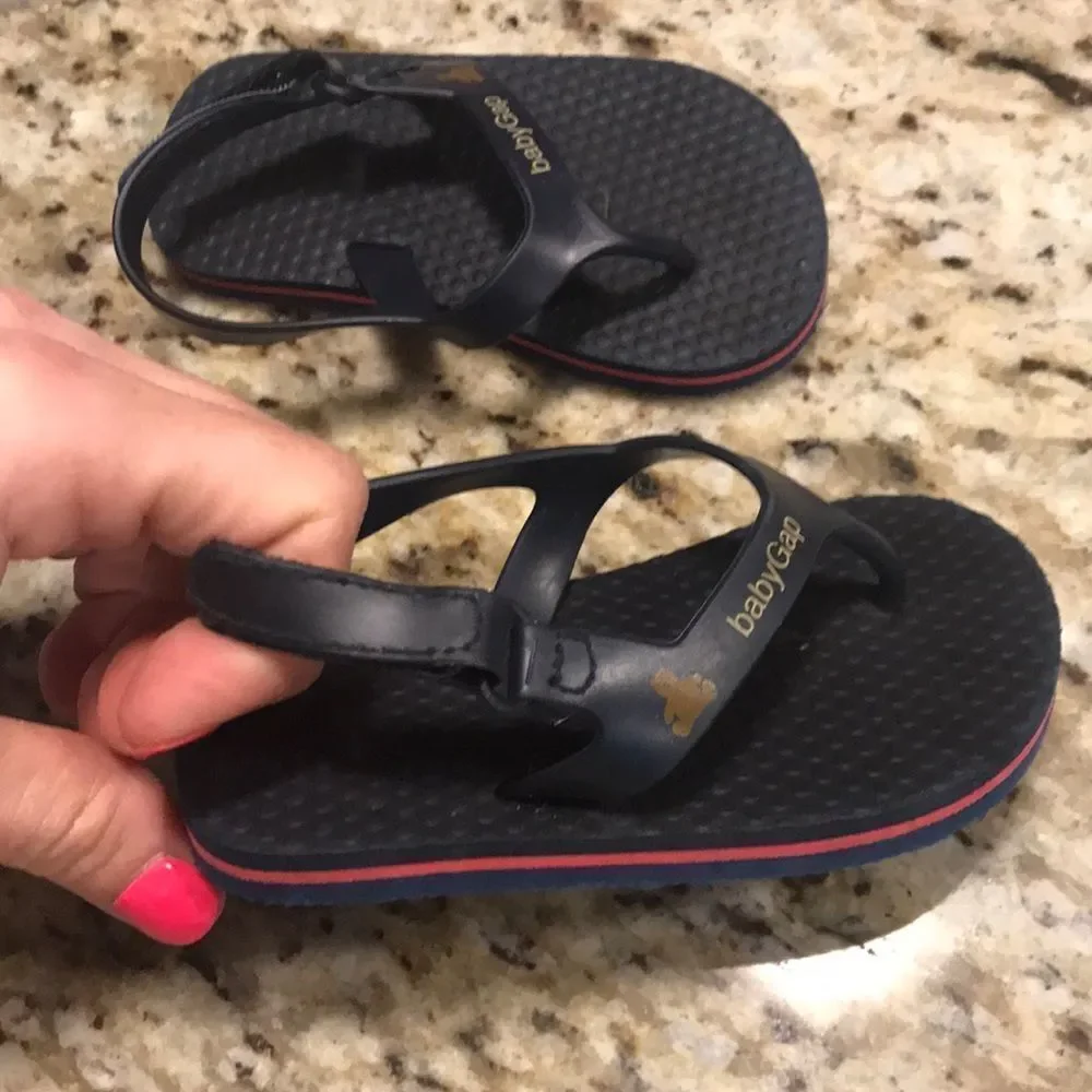Gap sandals